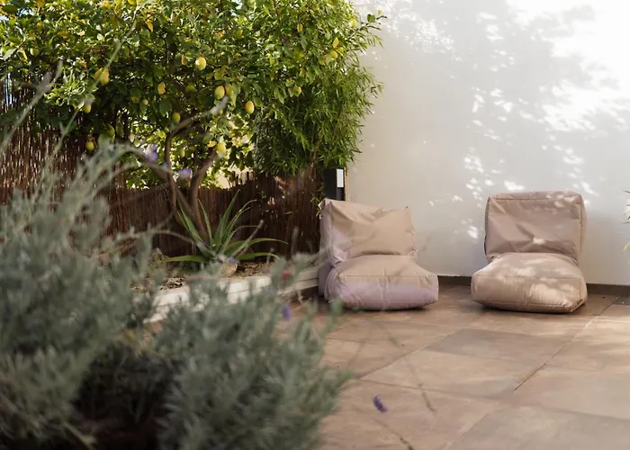 Casa Limone - With Private Courtyard アパート